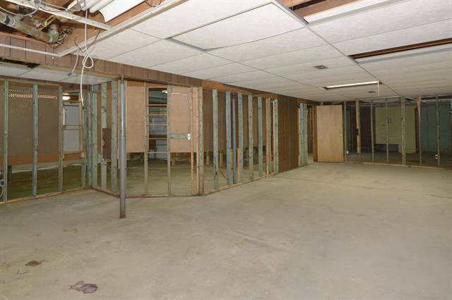 Builiding view twenty one for 11660 De, Richland, MI. 49083