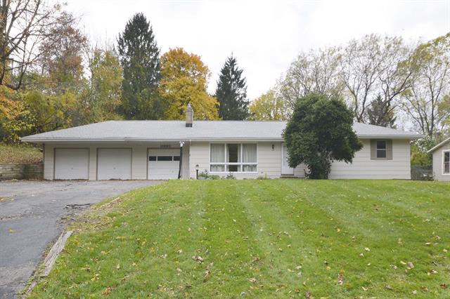 front view for 11660 E De Avenue, Richland, Mi. 49083
