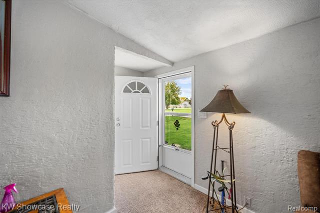 Builiding view fifteen for 2916 Navarre, Monroe, MI. 48162