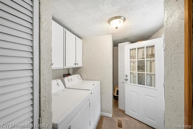 Builiding view nine for 2916 Navarre, Monroe, MI. 48162