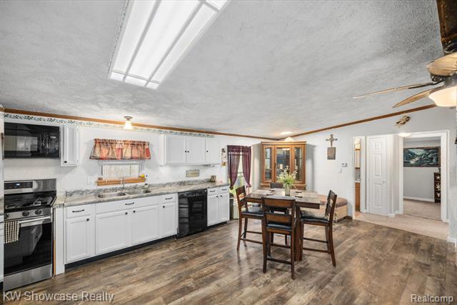 Builiding view seven for 2916 Navarre, Monroe, MI. 48162