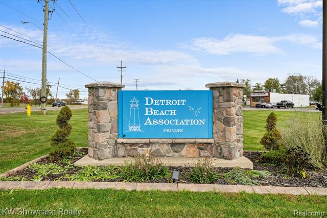 Builiding view twenty eight for 2916 Navarre, Monroe, MI. 48162