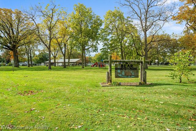 Builiding view twenty five for 2916 Navarre, Monroe, MI. 48162