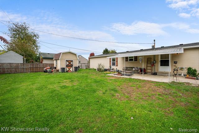 Builiding view twenty one for 2916 Navarre, Monroe, MI. 48162