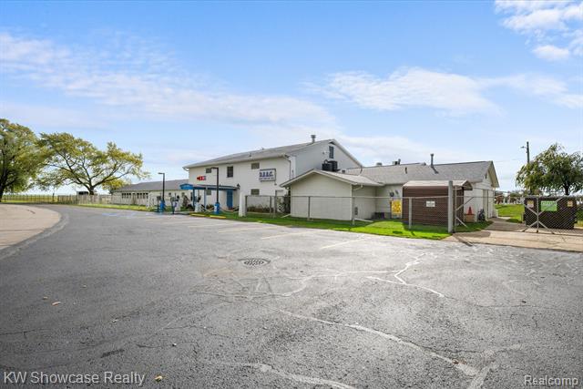 Builiding view twenty six for 2916 Navarre, Monroe, MI. 48162