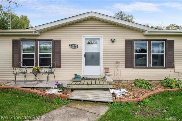 Builiding view two for 2916 Navarre, Monroe, MI. 48162