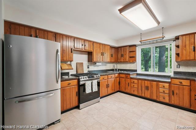 Builiding view seven for 4067 Slattery, North Branch, MI. 48461