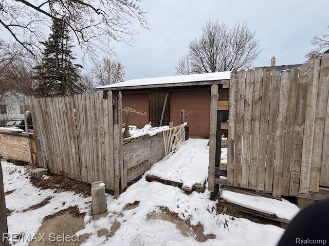 Builiding view five for 3218 Collingwood, Flint, MI. 48503