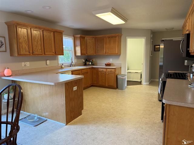 Builiding view fourteen for 151 Aberdeen, Monroe, MI. 48161