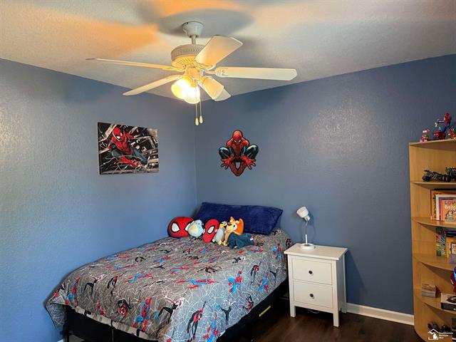 Builiding view twenty four for 151 Aberdeen, Monroe, MI. 48161