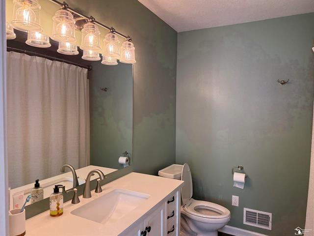 Builiding view twenty nine for 151 Aberdeen, Monroe, MI. 48161