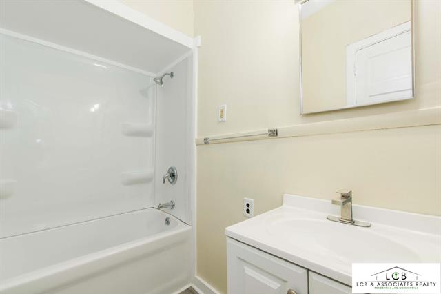 Builiding view twelve for 1314 Sigsbee, Grand Rapids, MI. 49506