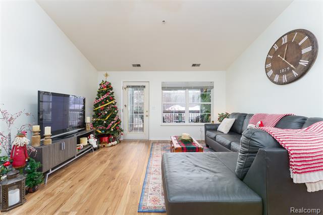 Builiding view eight for 12274 Saint Andrews, Fenton, MI. 48430