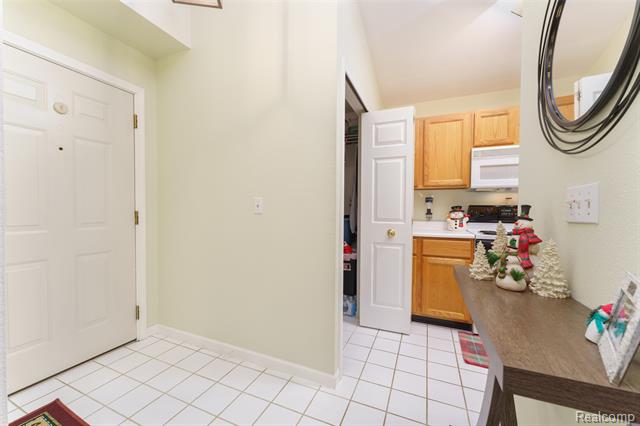 Builiding view one for 12274 Saint Andrews, Fenton, MI. 48430