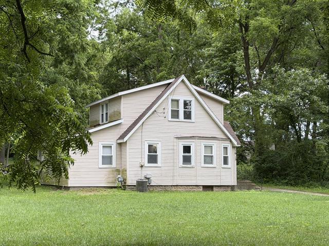 Builiding view five for 1615 Gilletts Lake, Jackson, MI. 49201