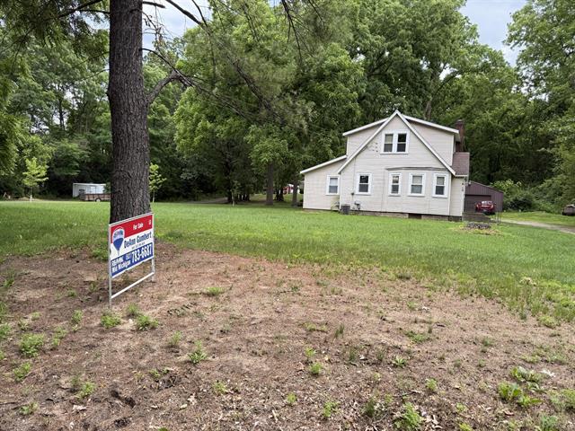 Builiding view nine for 1615 Gilletts Lake, Jackson, MI. 49201