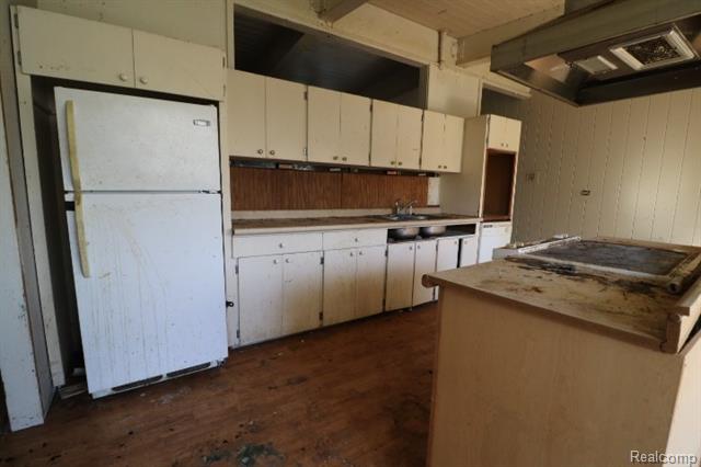 Builiding view four for 1741 Carmanbrook, Flint, MI. 48507