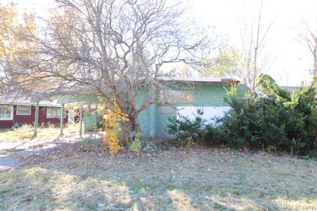 Builiding view one for 1741 Carmanbrook, Flint, MI. 48507