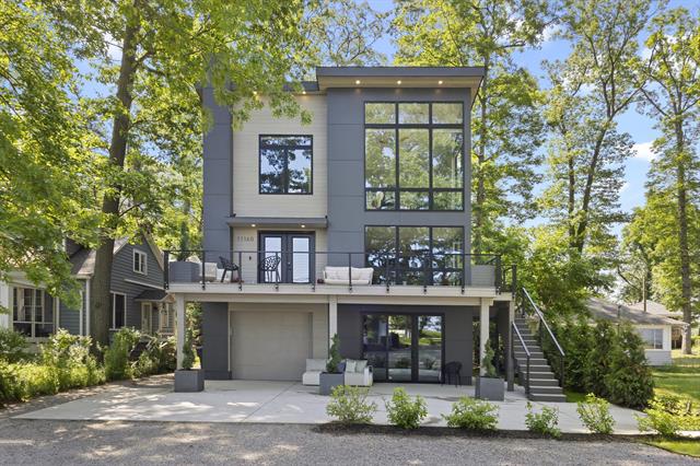 Builiding view thirty one for 11160 Marquette, New Buffalo, MI. 49117