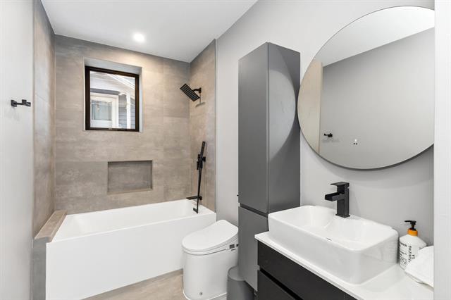 Builiding view twenty for 11160 Marquette, New Buffalo, MI. 49117