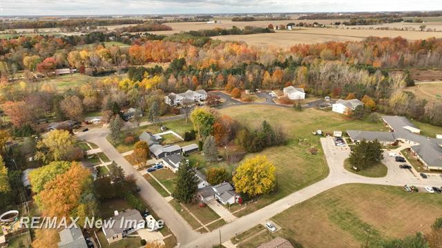 Builiding view fifty five for 665 Briarwood, Vassar, MI. 48768