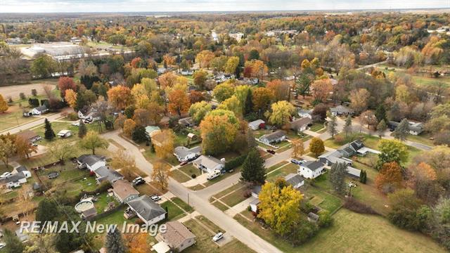 Builiding view fifty nine for 665 Briarwood, Vassar, MI. 48768