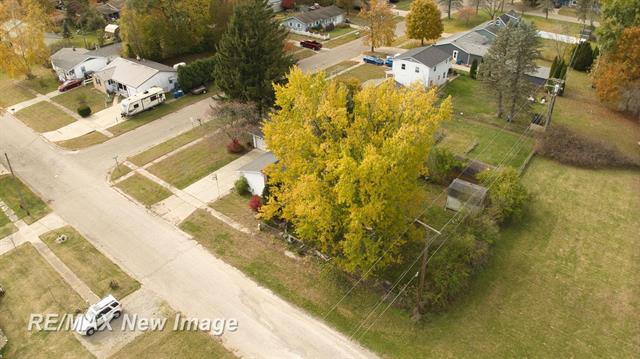 Builiding view fifty one for 665 Briarwood, Vassar, MI. 48768