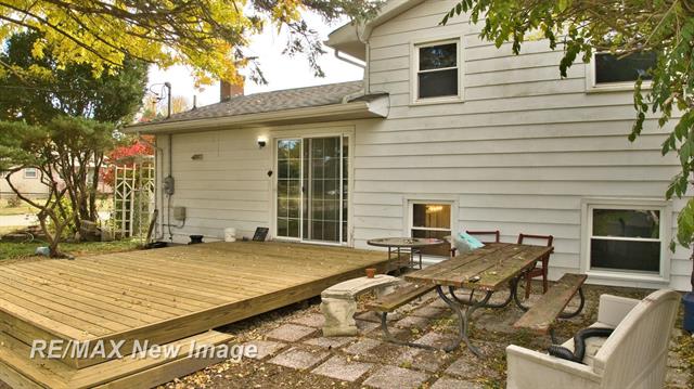 Builiding view forty eight for 665 Briarwood, Vassar, MI. 48768