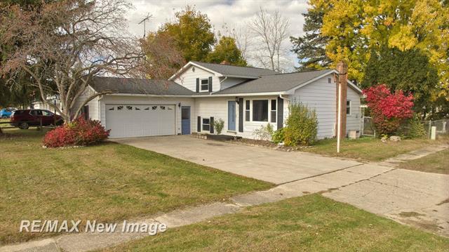 Builiding view four for 665 Briarwood, Vassar, MI. 48768