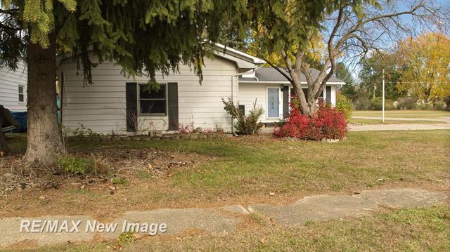 Builiding view six for 665 Briarwood, Vassar, MI. 48768