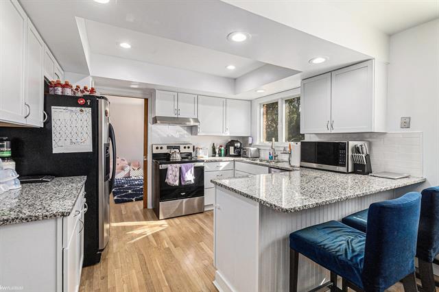 Builiding view nine for 4500 Perry, Grand Blanc, MI. 48439