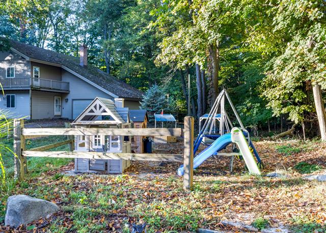 Builiding view thirty seven for 1686 Herrity, Ionia, MI. 48846