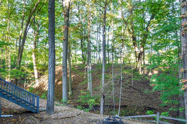 Builiding view three for 1686 Herrity, Ionia, MI. 48846