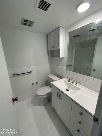 Builiding view seven for 330 Riviera, Saint Clair Shores, MI. 48080