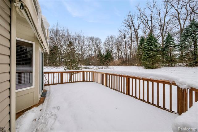 Builiding view forty six for 671 Woodhaven, Walled Lake, MI. 48390