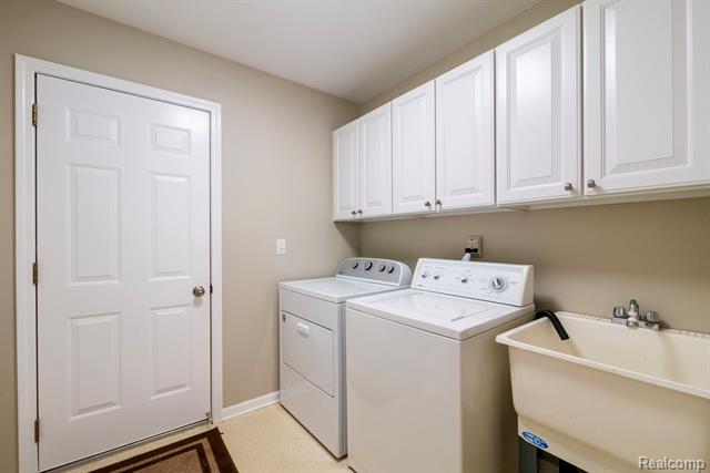 Builiding view twenty nine for 671 Woodhaven, Walled Lake, MI. 48390