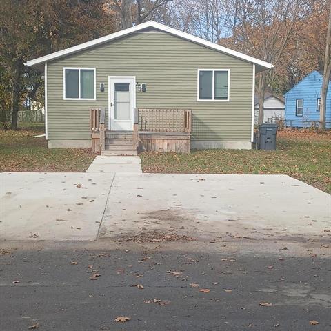 front view for 377 Parker Avenue, Benton Harbor, Mi. 49022