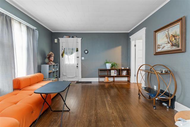 Builiding view twenty for 224 Cherry, Blissfield, MI. 49228