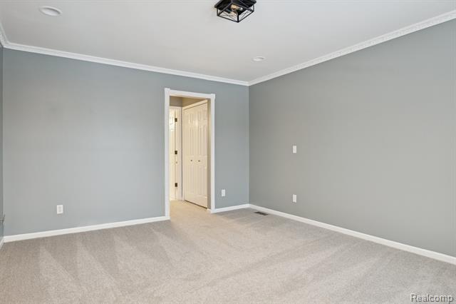 Builiding view sixteen for 1040 Drakeshire, Walled Lake, MI. 48390