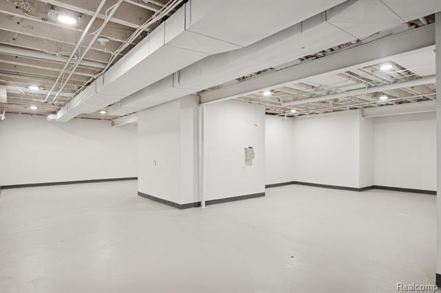 Builiding view twenty five for 1040 Drakeshire, Walled Lake, MI. 48390