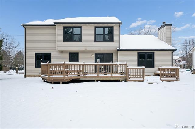 Builiding view twenty seven for 1040 Drakeshire, Walled Lake, MI. 48390