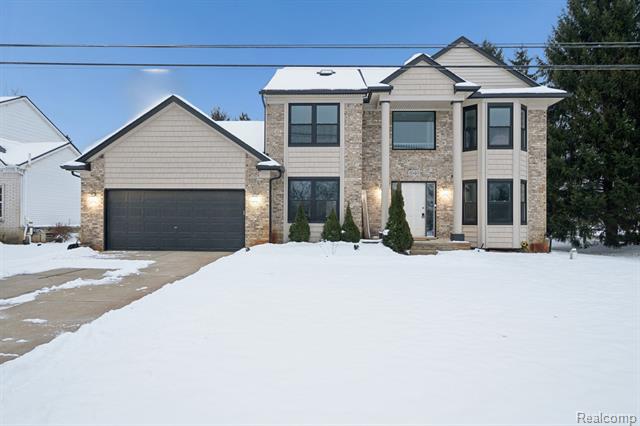 front view for 1040 Drakeshire Dr, Walled Lake, Mi. 48390