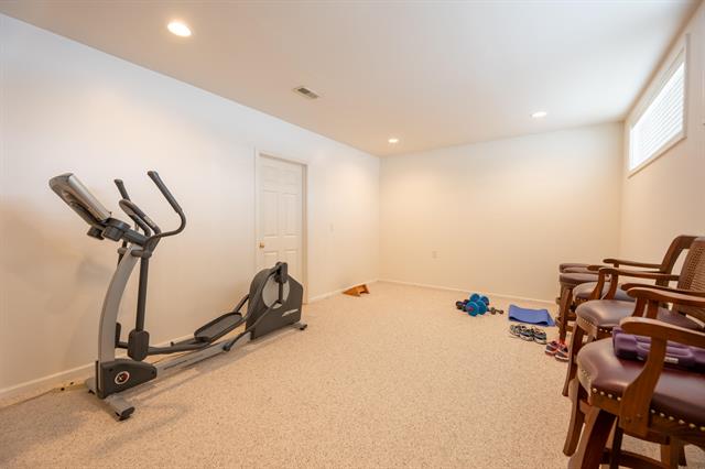 Builiding view thirty nine for 2222 Stonebridge, Ann Arbor, MI. 48108