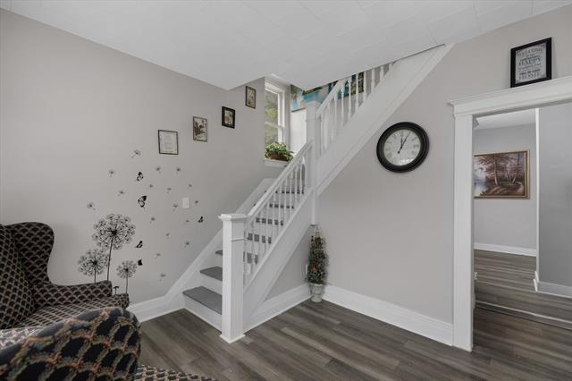 Builiding view eight for 5999 Fischer, Detroit, MI. 48213