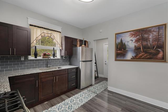 Builiding view five for 5999 Fischer, Detroit, MI. 48213