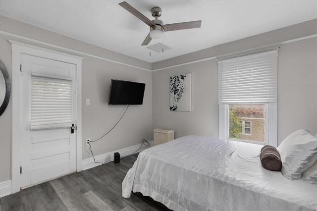 Builiding view ten for 5999 Fischer, Detroit, MI. 48213