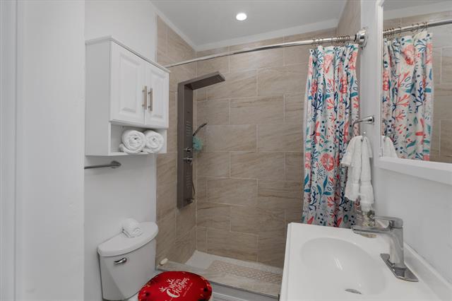 Builiding view thirteen for 5999 Fischer, Detroit, MI. 48213