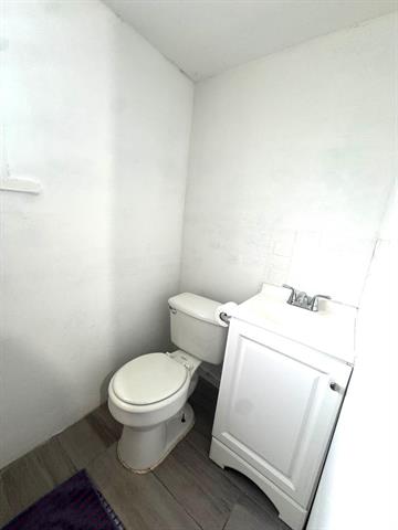 Builiding view twenty five for 5999 Fischer, Detroit, MI. 48213