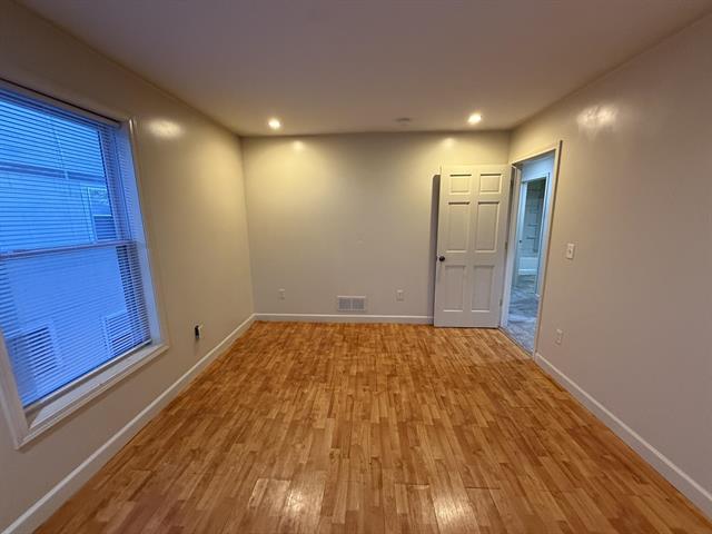 Builiding view twenty one for 26 Banner, Grand Rapids, MI. 49507