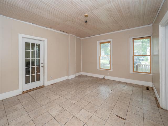 Builiding view eleven for 935 Osborne, Kalamazoo, MI. 49001